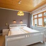 Haushaelfte 7a Strandlaeufer Id 124